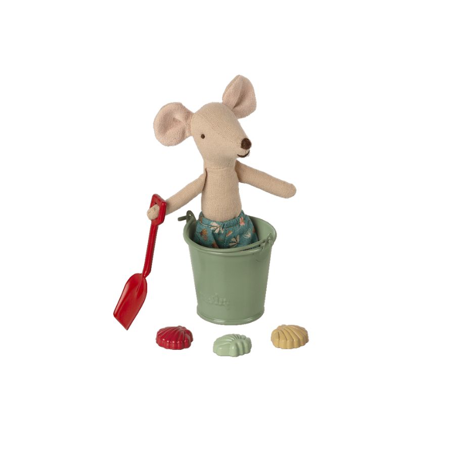 Beach set - Shovel, bucket &amp; shells