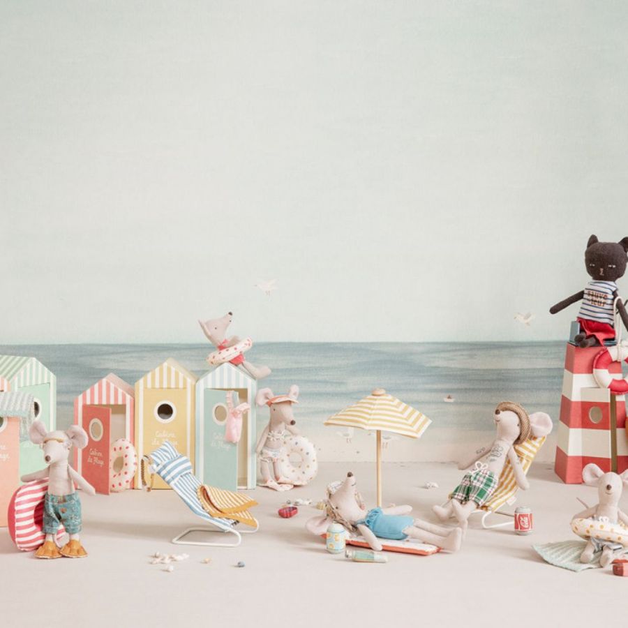 Beach mice, Little sister in Cabin de Plage